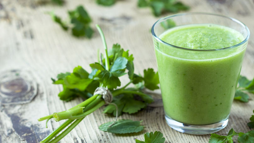Băutura banală, campioană la vitamina C, care tratează zeci de afecțiuni