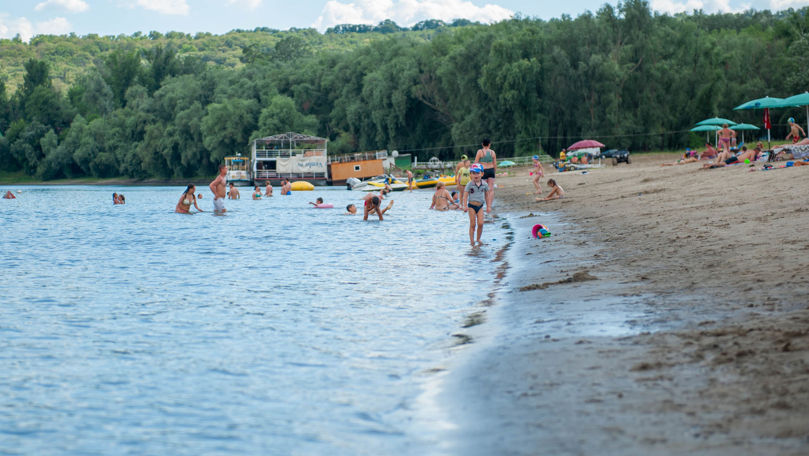 Odihna la Vadul lui Vodă: Cât îi costă pe moldoveni distracția pe Nistru
