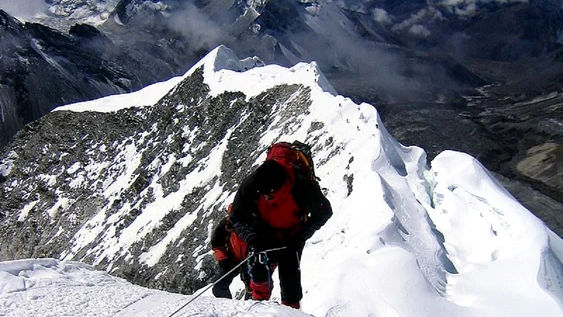 Un alpinist rus, presupus mort după ce s-a prăbuşit în gol pe un munte din Pakistan