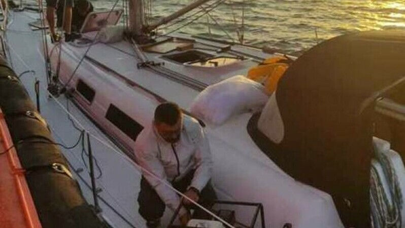 Pericol de scufundare: Panică la bordul unui velier cu cinci persoane