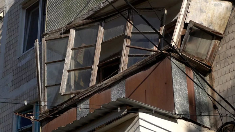 Panică într-o curte din Bălți: Balconul unui apartament, cât pe ce să cadă