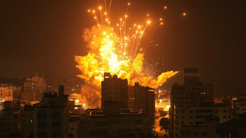 Israelul a dezlănțuit iadul în Gaza.Sute de rachete au căzut peste Hamas