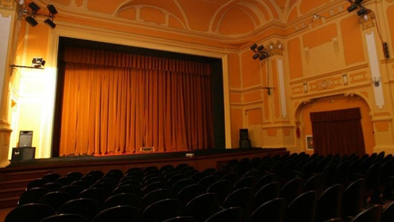Un teatru din România prezintă mai multe spectacole la Chișinău