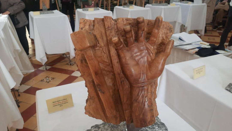 Patimile Lui Iisus, prezentate într-o expoziție de sculpturi la Chișinău