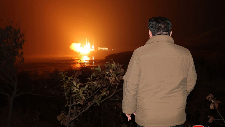 Kim Jong Un a văzut primele imagini luate de satelitul-spion al Phenian