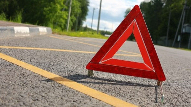Accident la Sângerei: Imagini cu un BMW care a ajuns în șanț