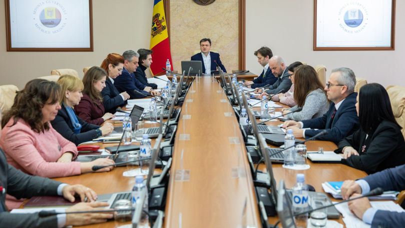 Persoanele cu antecedente penale vor putea activa ca detectiv și pază
