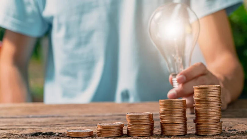 Energia electrică ar putea fi mai ieftină: ANRE urmează să ia o decizie