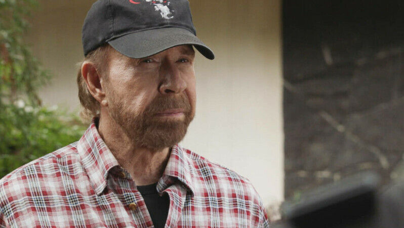 Chuck Norris revine în cinematografie după o pauză de 11 ani. În ce film va juca