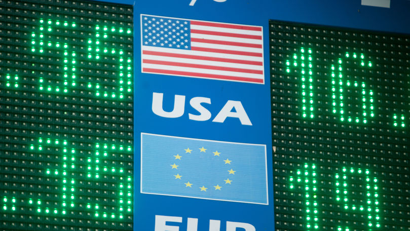 Curs valutar 1 noiembrie 2023: Cât valorează un euro și un dolar