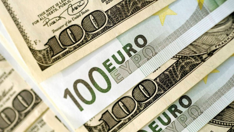 Curs valutar 25 noiembrie 2023: Cât valorează un euro și un dolar