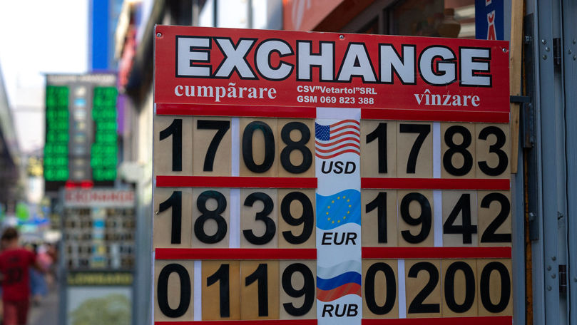 Curs valutar 12 noiembrie 2023: Cât valorează un euro și un dolar