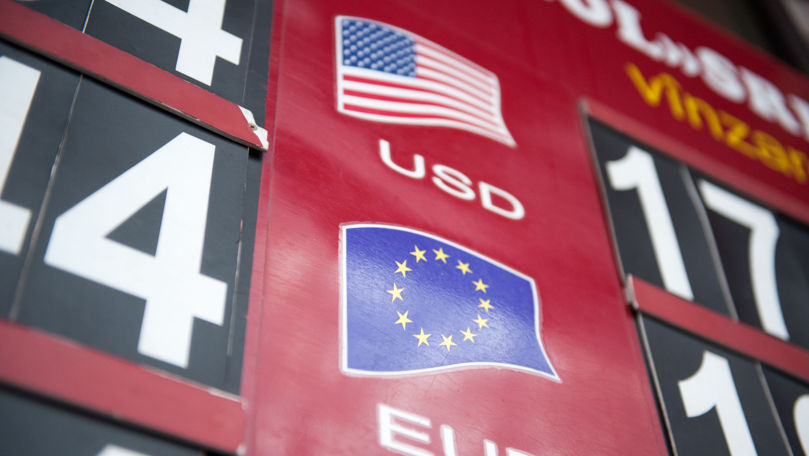 Curs valutar 18 noiembrie 2023: Cât valorează un euro și un dolar