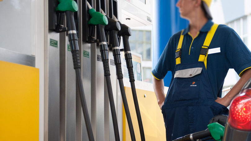Ultimele zile din 2023 aduc noi scumpiri la carburanți. Prețurile, afișate