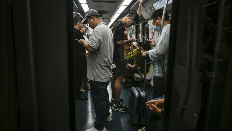 Accident la metroul din Beijing: Peste 100 de persoane au fost rănite