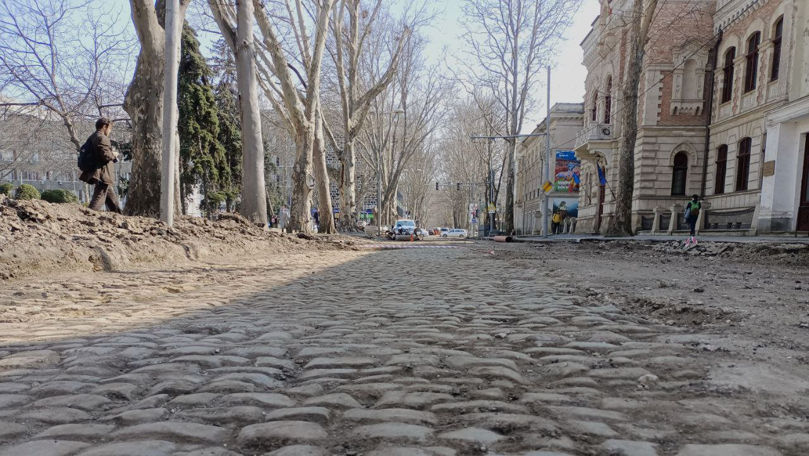 Scandalul privind caldarâmul de pe strada 31 august 1989, continuă: Autoritățile nu ajung la un consens