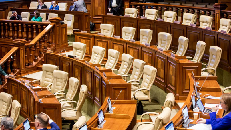 Deputații BCS au părăsit plenul Parlamentului: PAS-ul introduce cenzura
