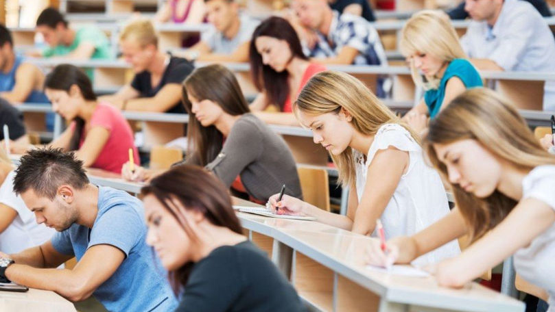 Statistici îngrijorătoare: În 2030 vor fi doar 18.000 de studenți în țară