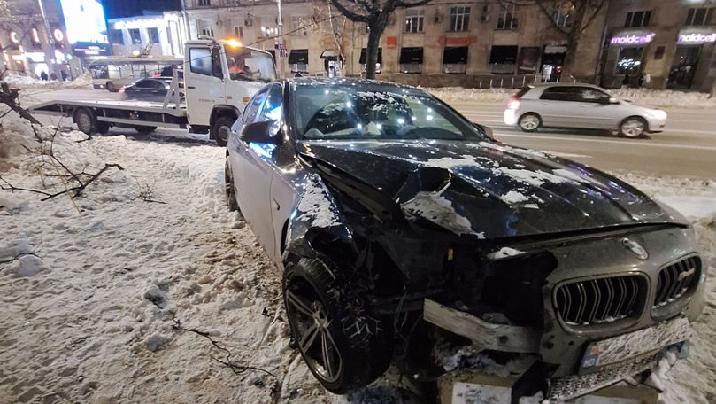 Momentul accidentului din fața Primăriei: Manevra făcută de șoferul BMW-ului