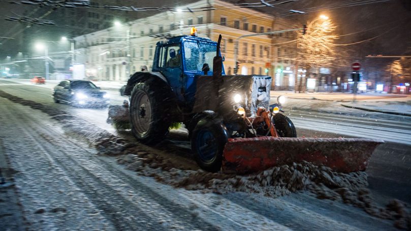 Municipalitatea a evacuat circa 1.350 de metri cubi de zăpadă