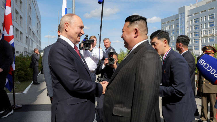 Vladimir Putin intenționează să plece într-o vizită în Coreea de Nord