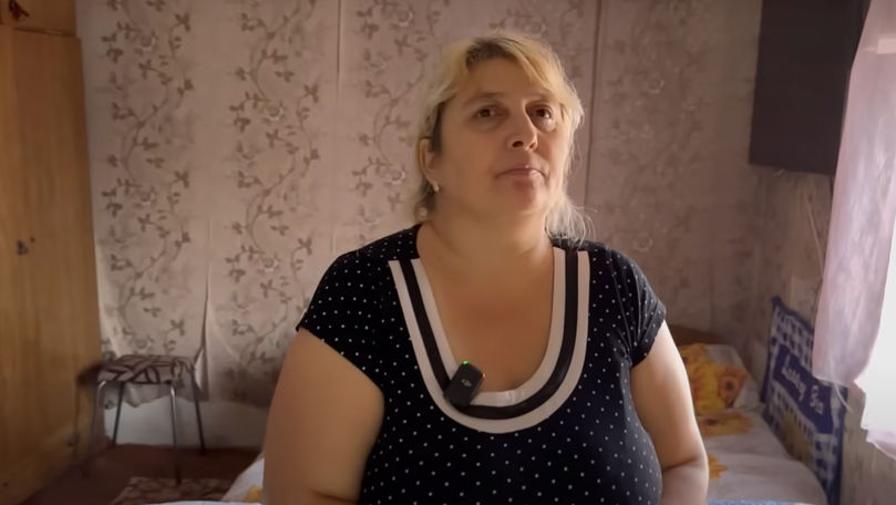 Durerea unei mame care crește singură trei fete cu retard mintal