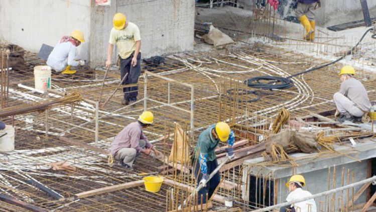 Atenționări pentru cetățenii care vor să plece în Israel la muncă în construcții