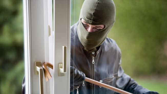 Un bărbat din Ceadîr-Lunga a rămas fără bani după ce casa i-a fost spartă de Revelion