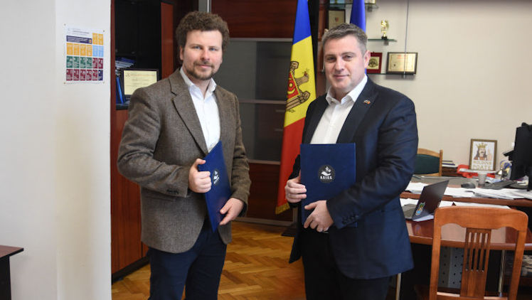 Opt sportivi din Moldova vor primi burse în valoare de 12.000 de lei