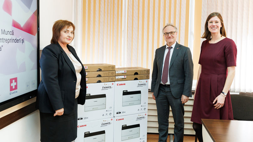 Patru mașini de teren și cinci seturi de echipamente, donate către ANOFM