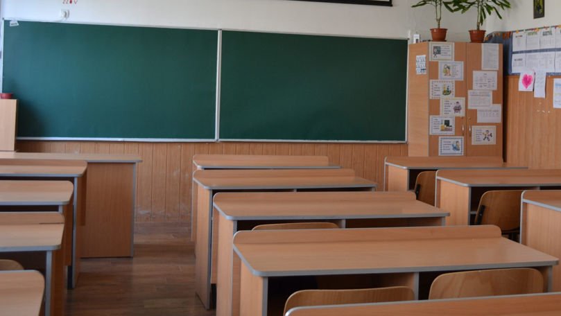Închide-ți gura: Momentul în care o profesoară din Capitală agresează o elevă