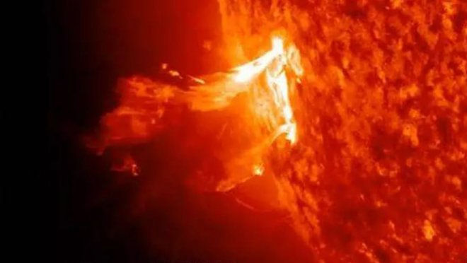 Una dintre cele mai puternice erupții solare: Urmările se vor resimți