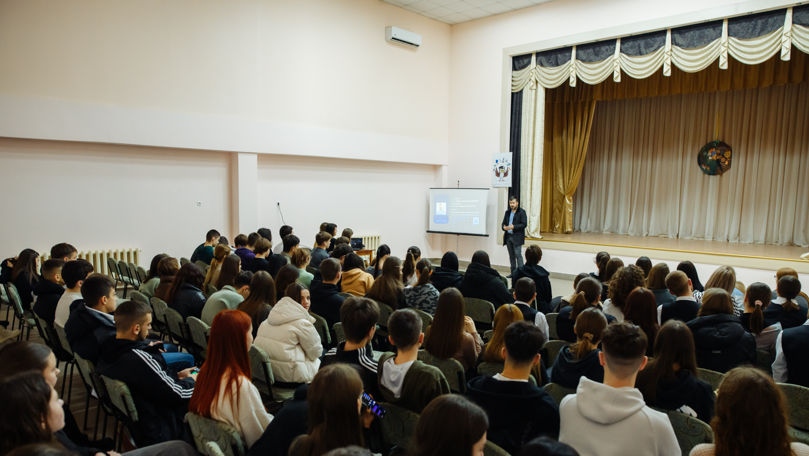 Promovarea IT-ului în școli: ATIC atrage tinerii în domeniul viitorului