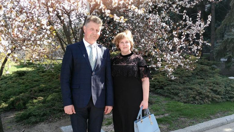 Povestea soților din Strășeni care de patru decenii predau limba română