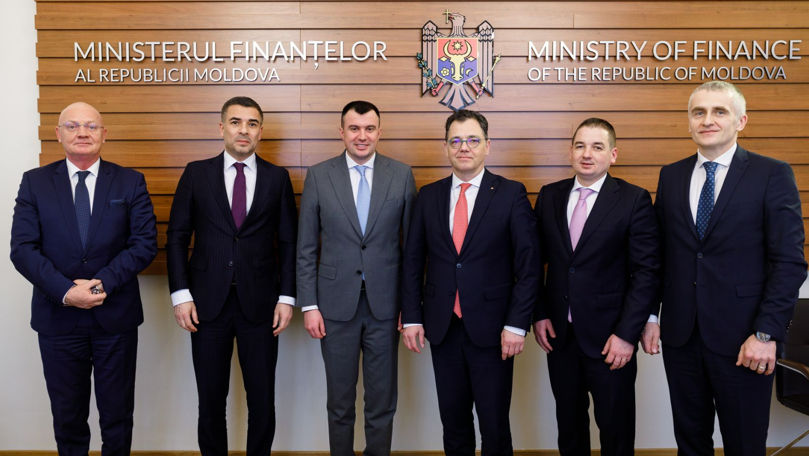 Un oficial al României a efectuat o vizită la Ministerul Finanțelor