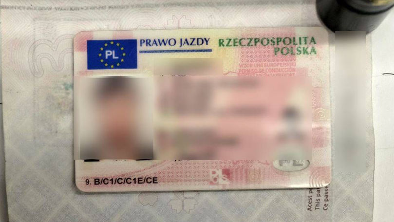Un moldovean cu document polonez falsificat, identificat pe aeroport