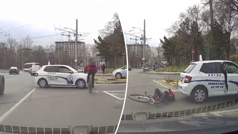 Accident în Capitală: Un biciclist s-a lovit în mașina unei Școli Auto