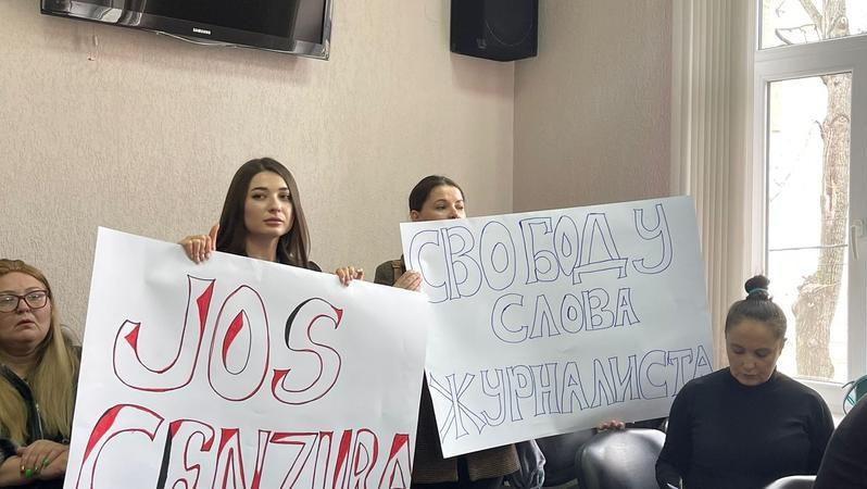 Jurnaliști de la Canal 5 au protestat la Consiliul Audiovizualului