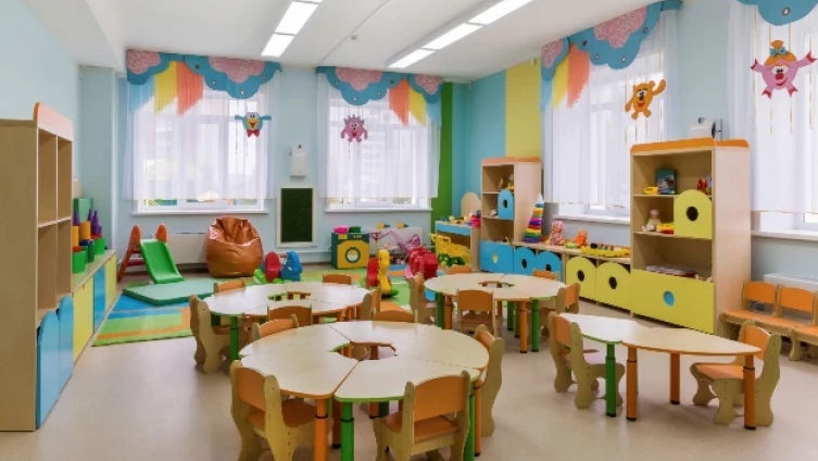 Sute de grădinițe vor fi dotate cu echipamente și materiale didactice