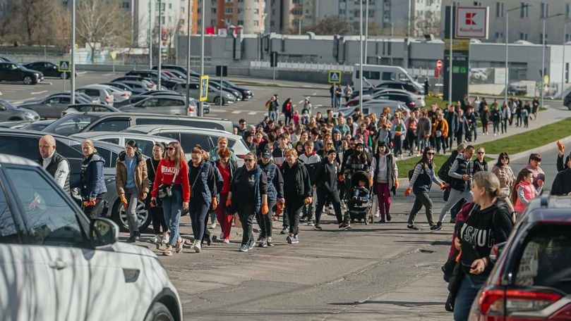 Sute de persoane au participat la acțiuni de salubrizare a Capitalei