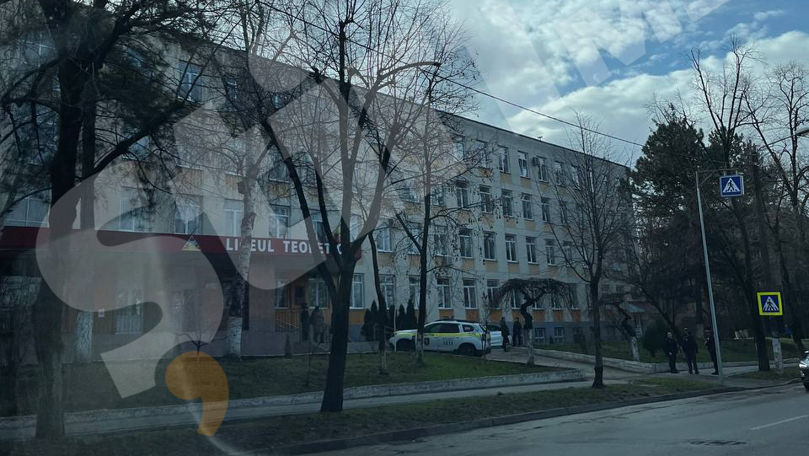 Alertă cu bombă la un liceu din Capitală: Elevii și profesorii, evacuați