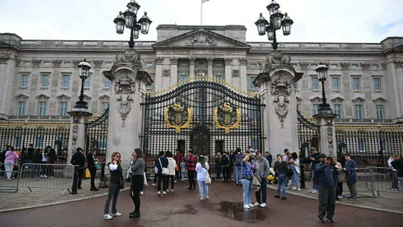Poliţia britanică a arestat un bărbat care a lovit cu maşina porţile Palatului Buckingham
