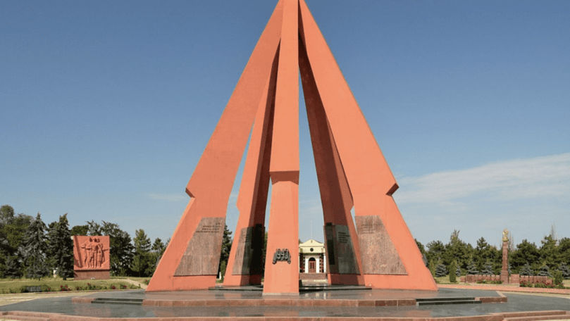 Au început lucrările de îngrijire a Complexului Memorial Eternitate