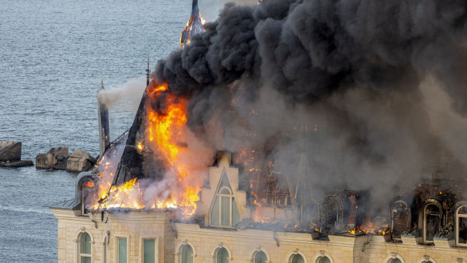 Castelul lui Harry Potter din Ucraina a ars după ce rușii l-au atacat cu o rachetă