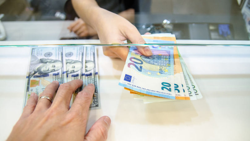 Curs valutar 28 aprilie 2024: Cât valorează un euro și un dolar