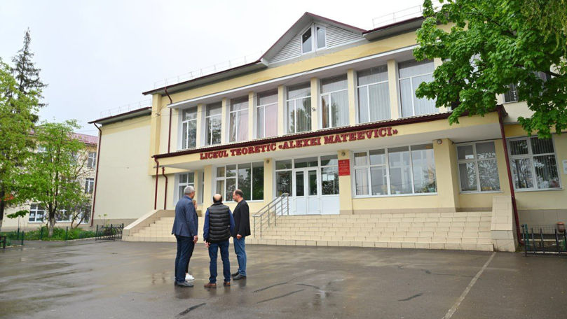 Acoperișul unui liceu din Cricova a fost reparat cu ajutorul Primăriei Chișinău