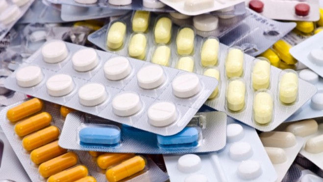 Călătorii pot să transporte peste hotare medicamentele pentru consumul personal