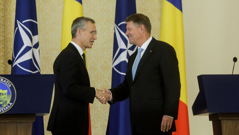 Klaus Iohannis a vorbit cu șeful NATO despre securitatea Ucrainei