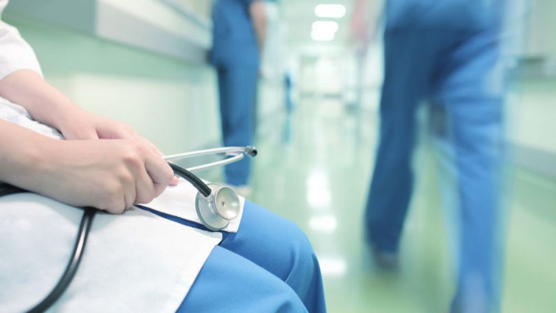Primul pacient din lume căruia medicii i-au transplantat un rinichi de porc a murit