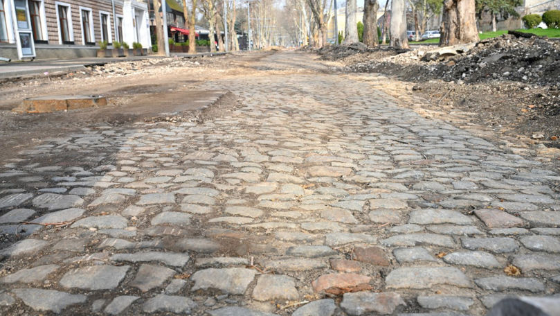 Reabilitarea străzii 31 August, împotmolită. Ce spun autoritățile